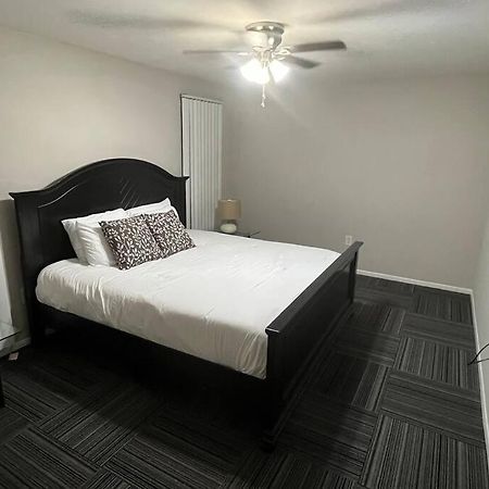 Cozy Retreat 1.8 Mi To Stadium Гейнсвил Екстериор снимка